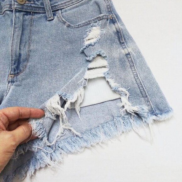 HOLLISTER Curvy High-Rise Vintage Distressed Frayed Denim Shorts Sz 28 / Sz 7 - Picture 3 of 6
